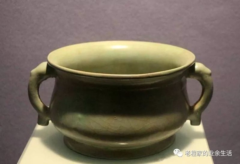 青瓷：宋朝官窑的瑰宝