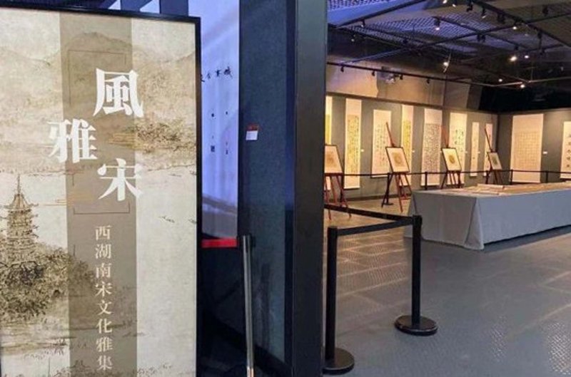 南宋官窖天青色瓷片，一件承载着千年历史与艺术瑰宝的珍品。今天就带你深入了解这些珍贵瓷片的价值所在。